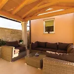 Three-bedroom In 公寓