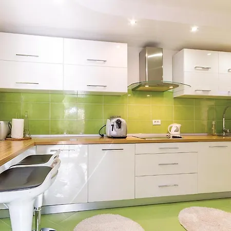 Three-bedroom In Galižana