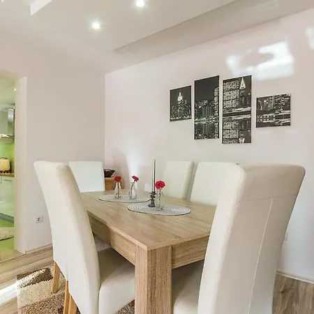 Lägenhet Three-bedroom In