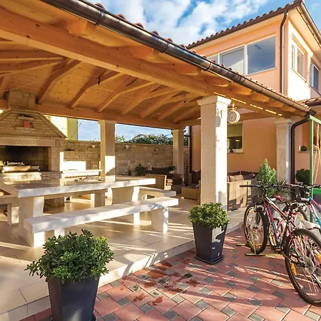 Apartament Three-bedroom In