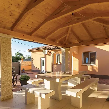 Lägenhet Three-bedroom In *