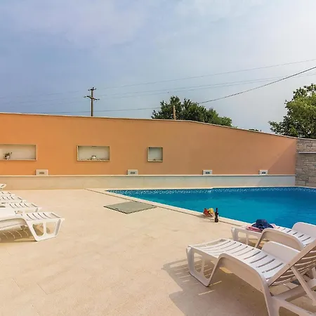 Lägenhet Three-bedroom In *