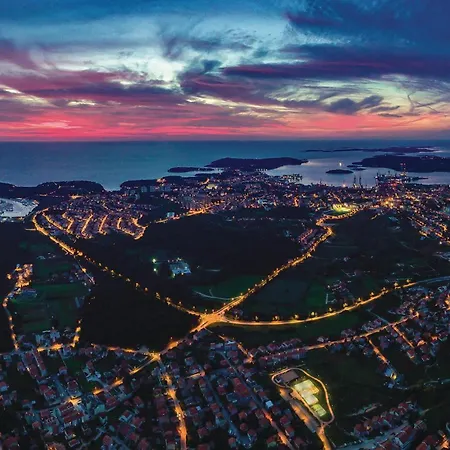 Lägenhet Three-bedroom In *