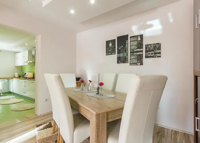 아파트 Three-bedroom In